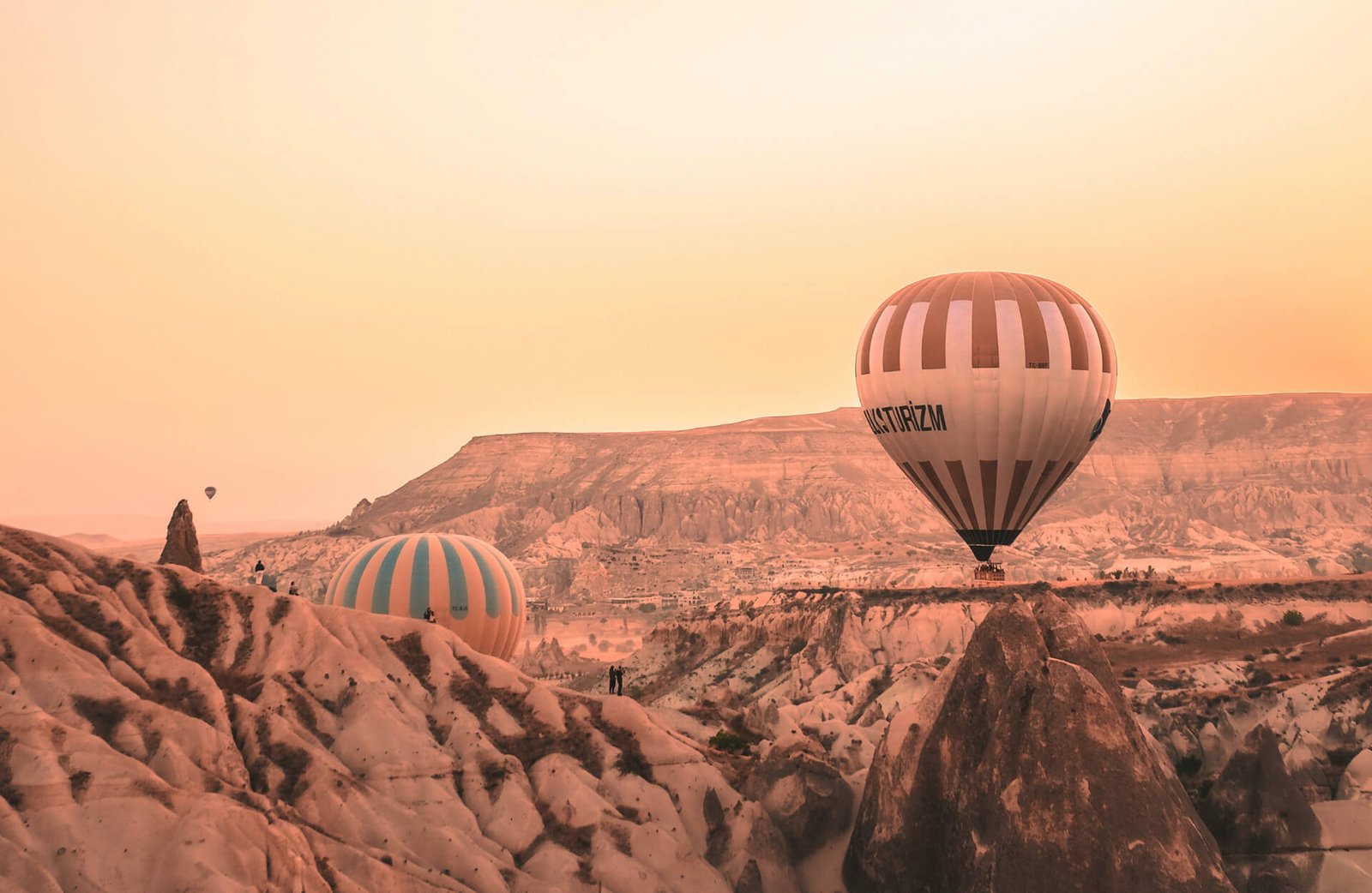 Serving counters and buffet setups